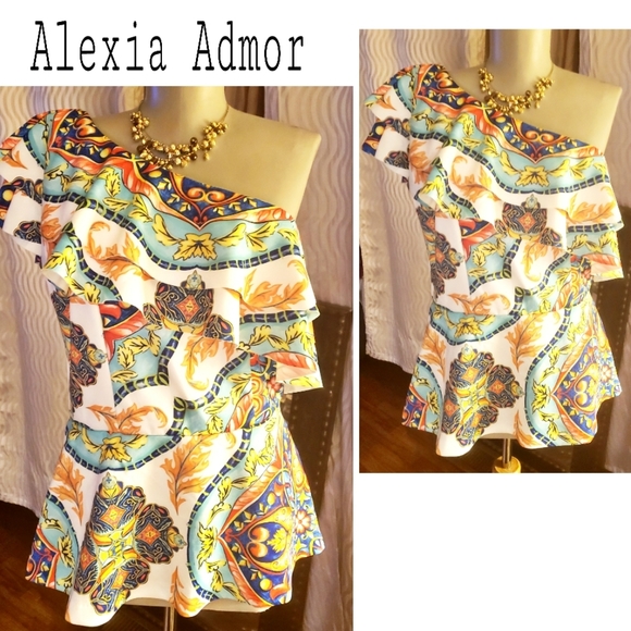 Alexia Admor Tops - Alexia Admore greecian print one shoulder peplum